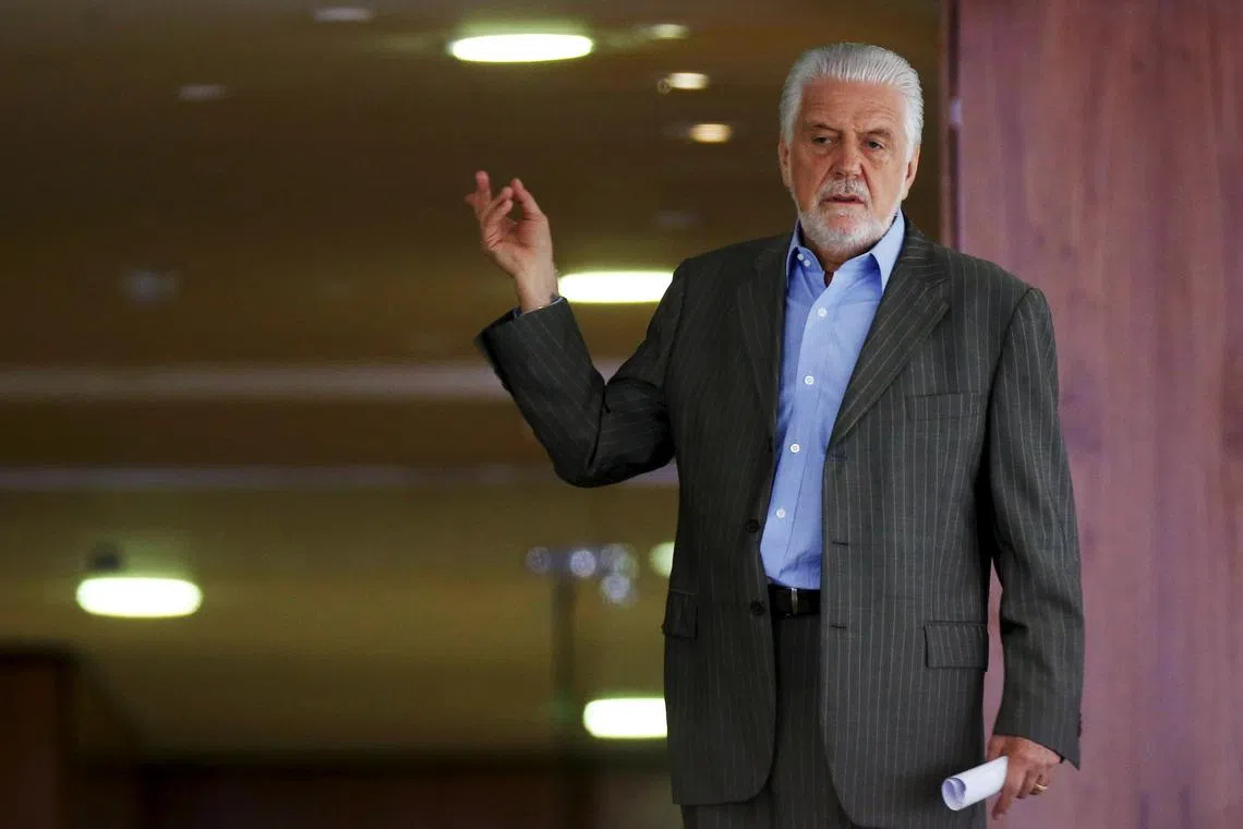 FILE PHOTO: Brazil's Presidential Chief of Staff Jaques Wagner gestures before the meeting \"Women in Defense of Democracy\" at the Planalto Palace in Brasilia, Brazil, April 7, 2016.  REUTERS/Adriano Machado/File Photo