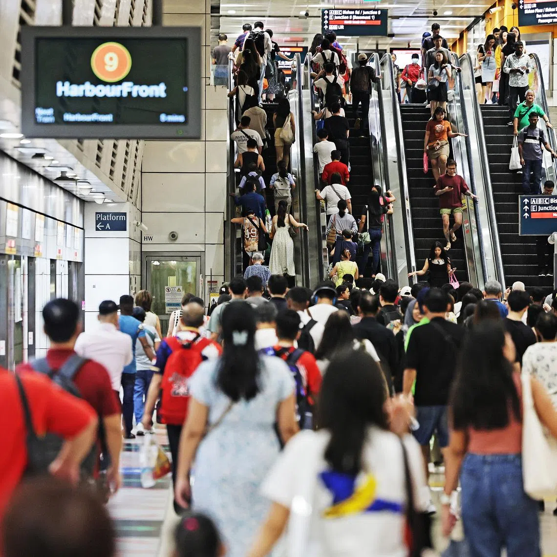 Commuters at Bishan Circle Line MRT station Dec 7, 2025.