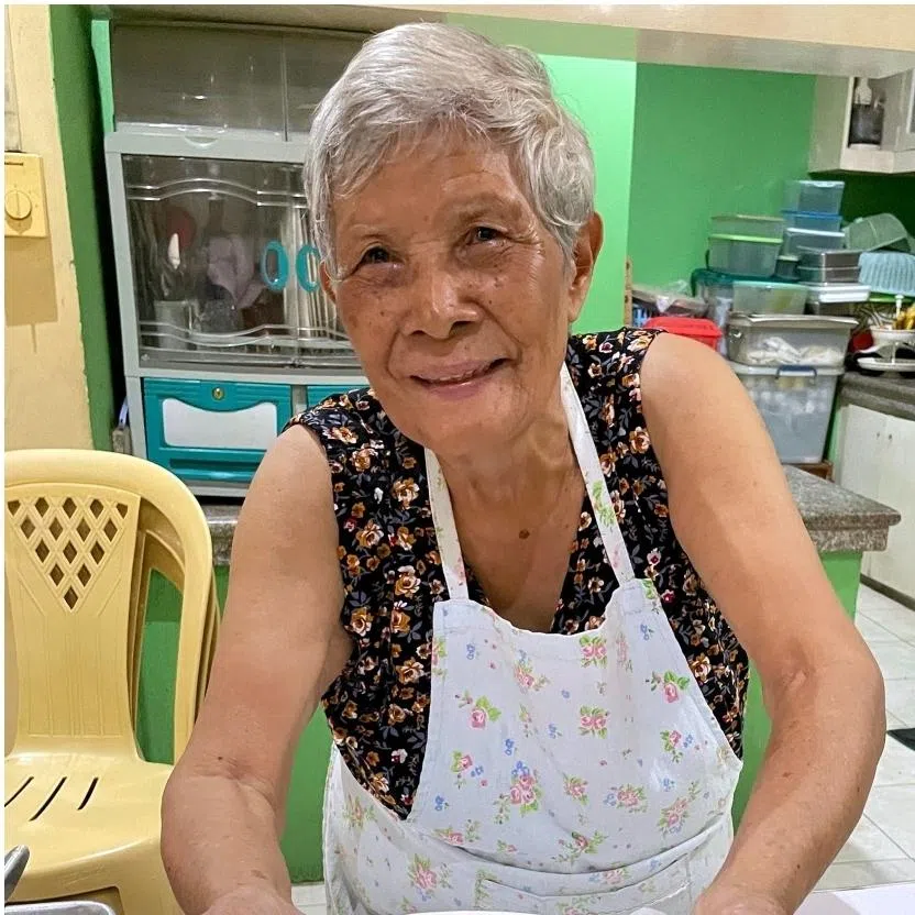 Octogenarian Sinda Belleza (left) makes the spring roll-like lumpia and Ms Nora Lacson, owner of Emma Lacson Delicacies, which sells empanadas.