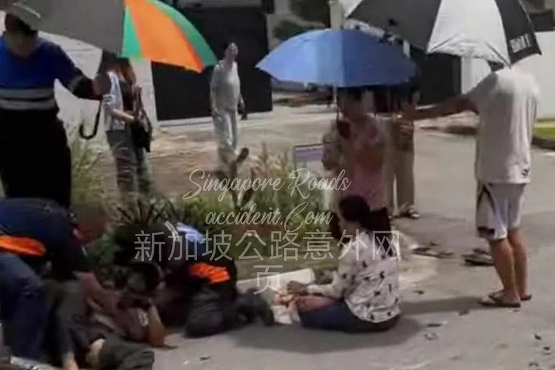 In photos and videos of the aftermath of the accident posted to the Singapore Roads Accident.com Facebook page on Jan 30, several people can be seen sheltering and tending to the injured people. 
