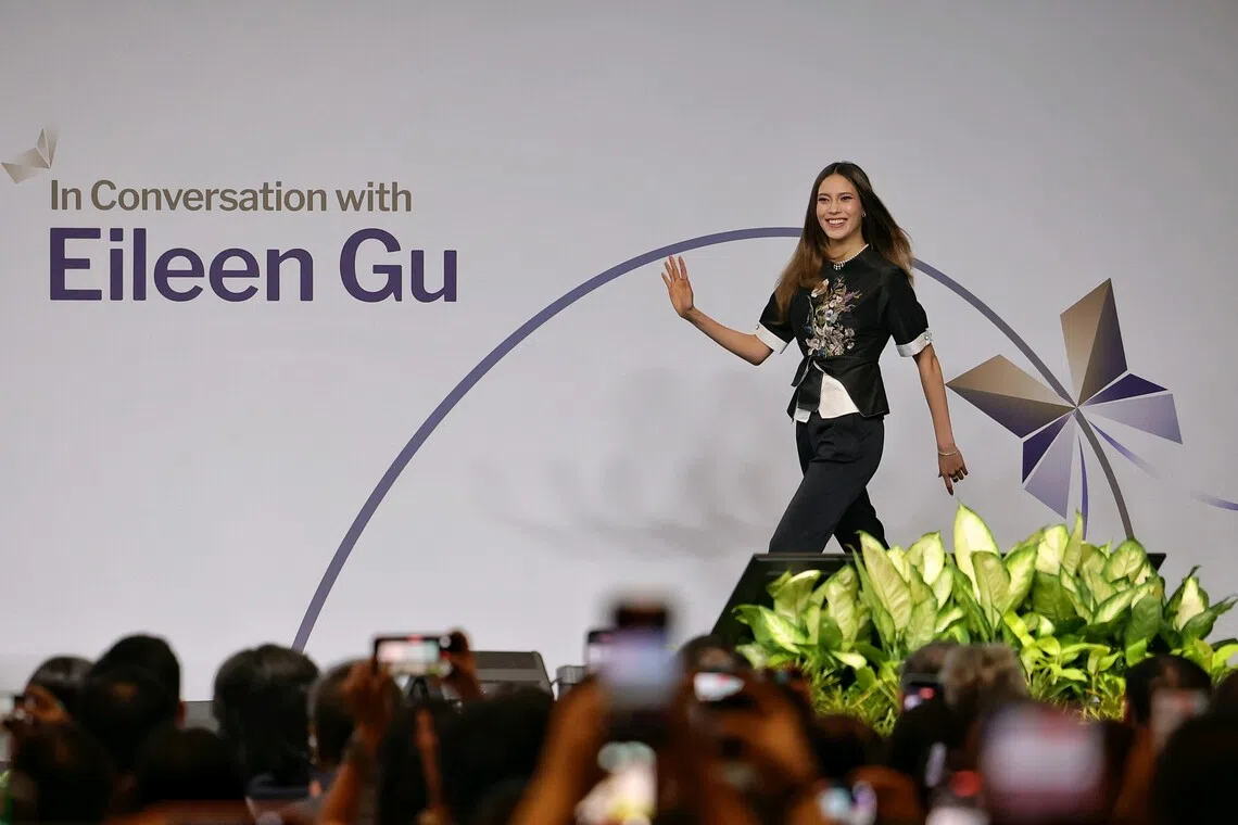 Olympic freestyle skiier Eileen Gu arriving to speak at the KFF Inspiring Women Leadership Series, held at the Singapore Management University on Oct 12.