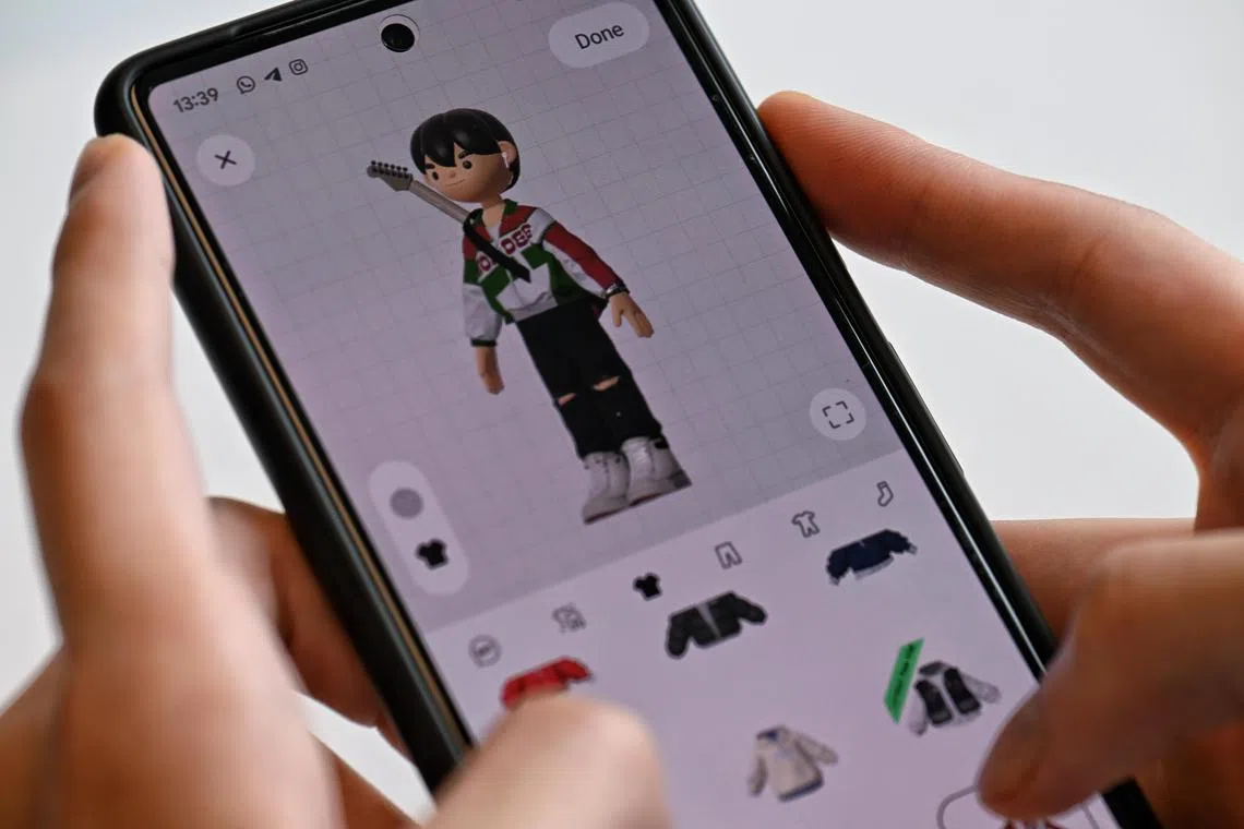 ST20230203_202397301373 Kua Chee Siong/ Ocapp07/ Explainer on how consumers can recognise when an app is safe to use, following the controversy surrounding Singapore-based social media app, Bondee.