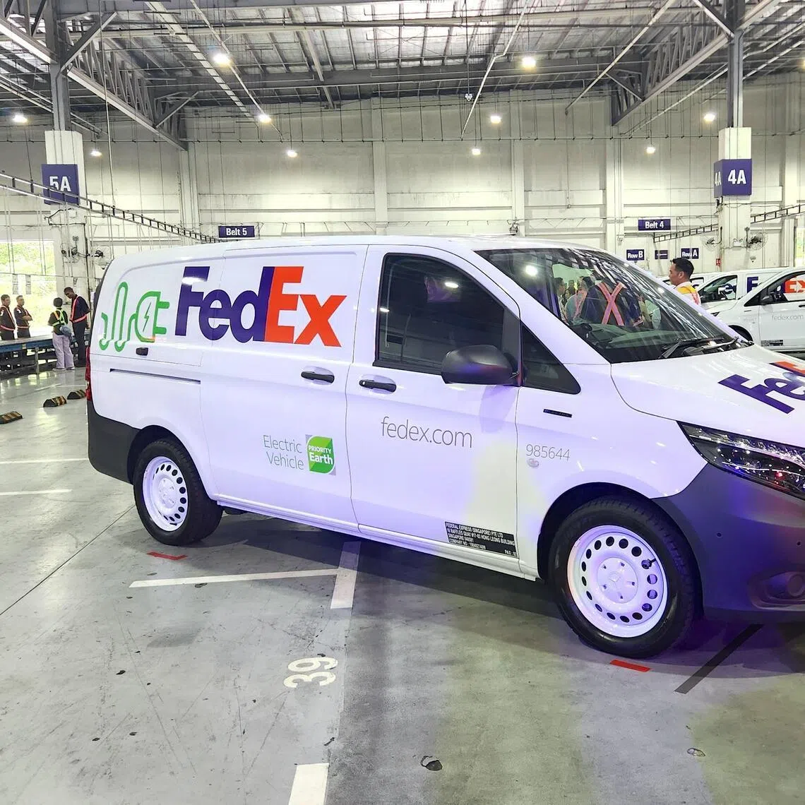 The new FedEx electric van fleet will make parcel deliveries from FedEx’s facility in the Airport Logistics Park to the rest of Singapore.