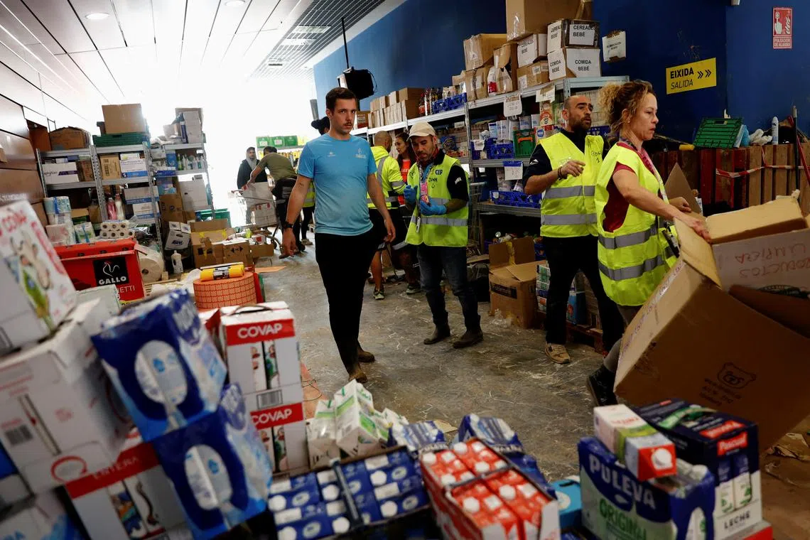 Pau Chisbert decided that he is not fit for the Valencia marathon for which he was preparing before the serious floods that devastated several towns on Oct 29.