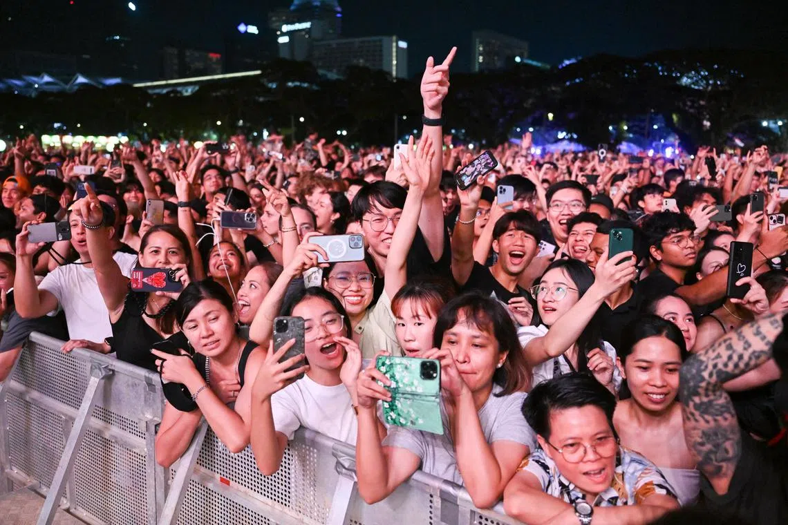 [NOTE: F1 photos are for editorial use only and NOT for sale] 

American hip-hop star Post Malone at his debut Singapore show as the headlining music act on the second night of the Formula 1 Singapore Airlines Singapore Grand Prix 2023 at the Padang Stage on Sep 16, 2023.

ST PHOTO: SHINTARO TAY