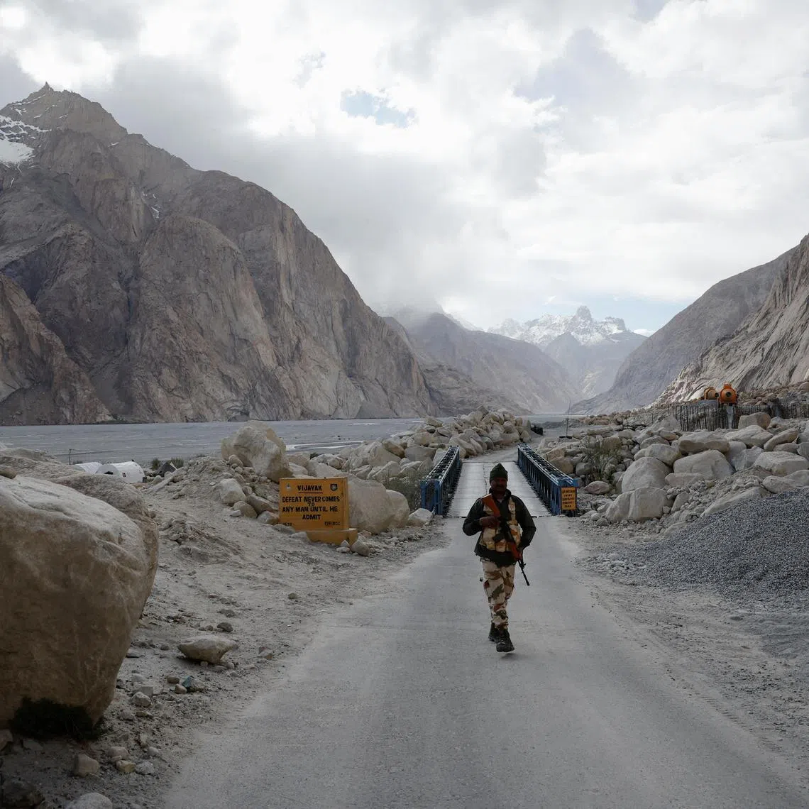 In this episode, Ravi speaks with the eminent foreign policy thinker C Raja Mohan, the noted scholar and close friend of India’s External Affairs Minister S Jaishankar.