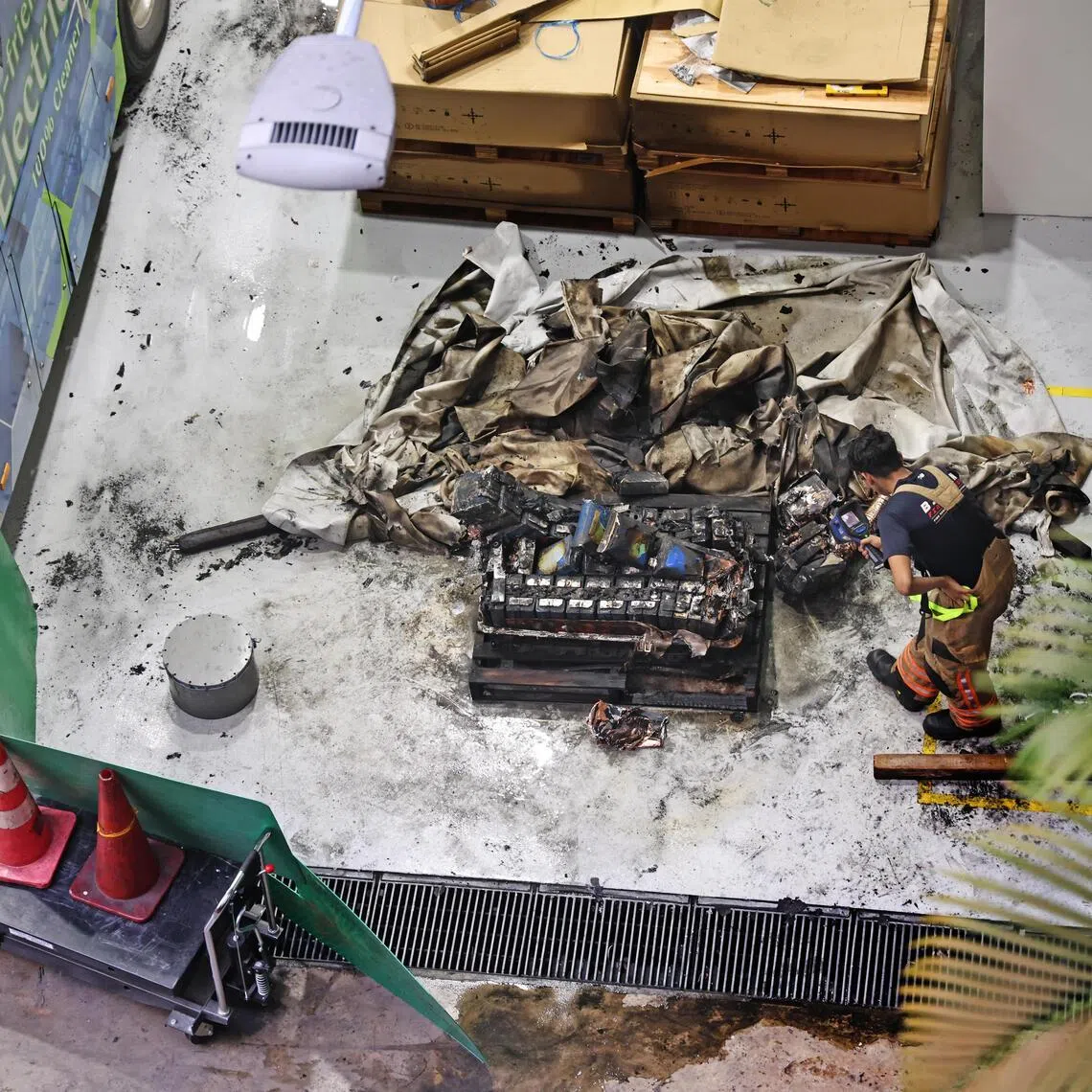 CMG20260325-Darwis01 陈渊庄/ 柏汝/ Tower Transit electric bus battery in ashes [160 Sin Ming Drive]