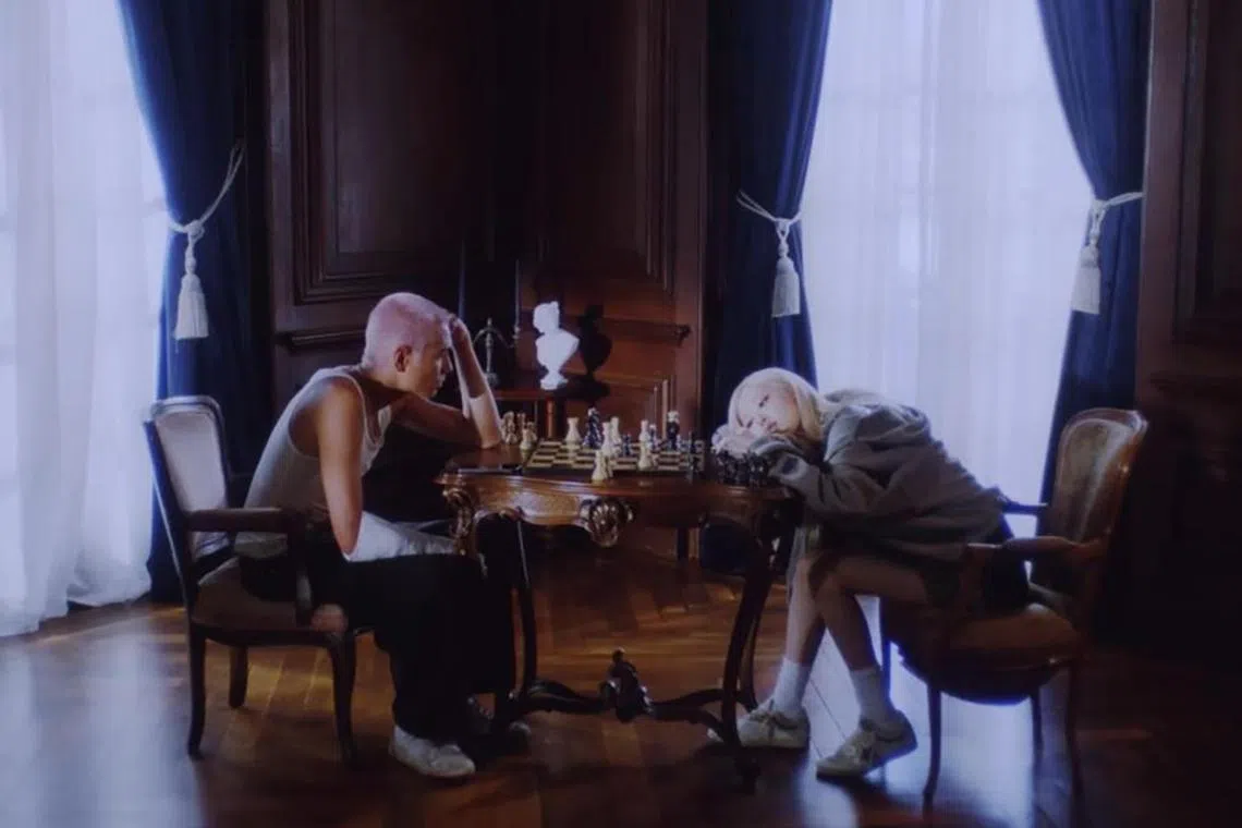 edlistens18 - K-pop star Rose (right) with American actor-model Evan Mock (left) in the music video for her song Toxic Till The End.

PHOTO: ROSE/YOUTUBE