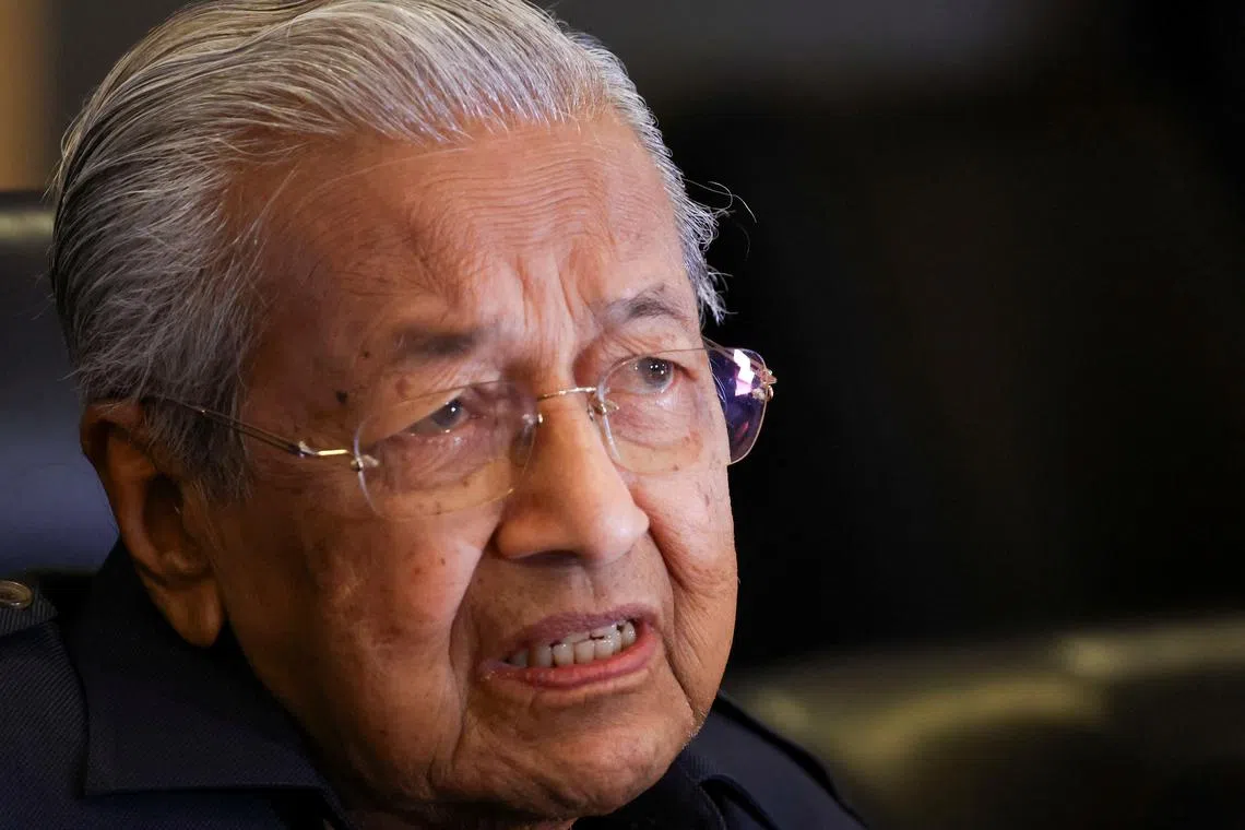 FILE PHOTO: Former Malaysian Prime Minister Mahathir Mohamad holds a press conference at Putrajaya, Malaysia December 10, 2024. REUTERS/Hasnoor Hussain/File Photo