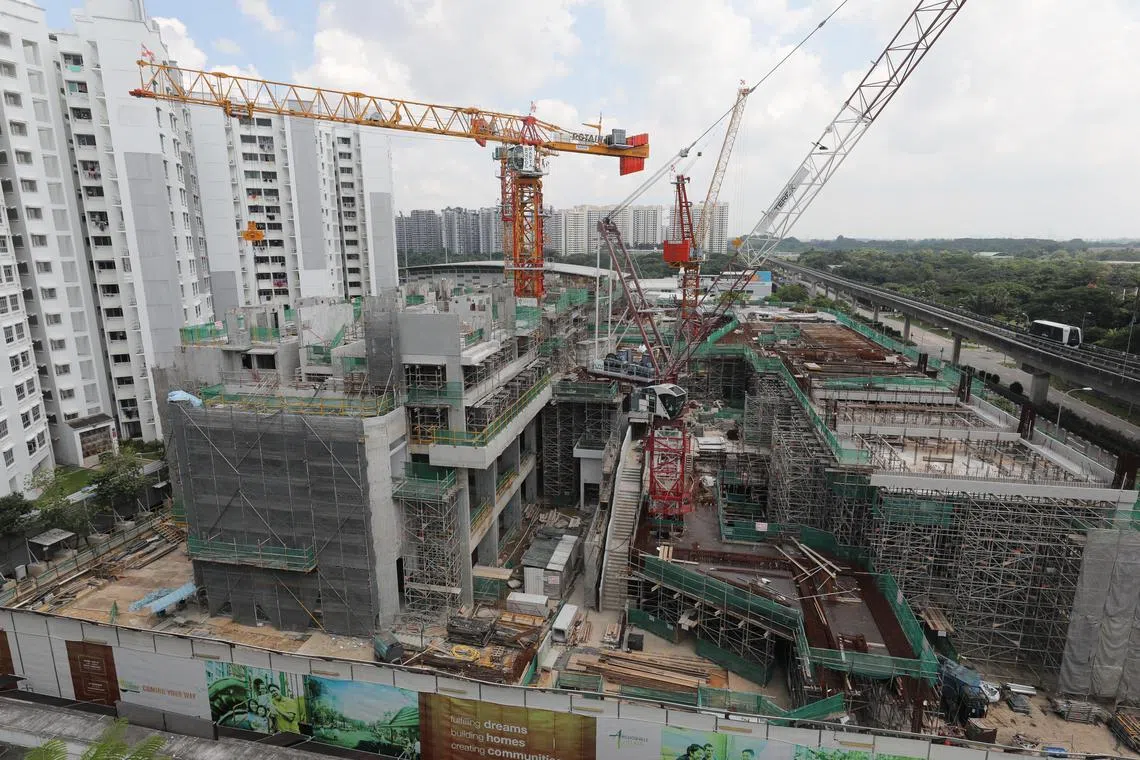 Construction of Anchorvale Village BTO on May 18, 2022. Anchorvale Village BTO project in Sengkang is the second BTO project to incur a delay of more than one year and is expected to exceed the delivery possession date, which is the legal contractual date that HDB is required to deliver the flats. Buyers are now looking at an additional four to six months delays.