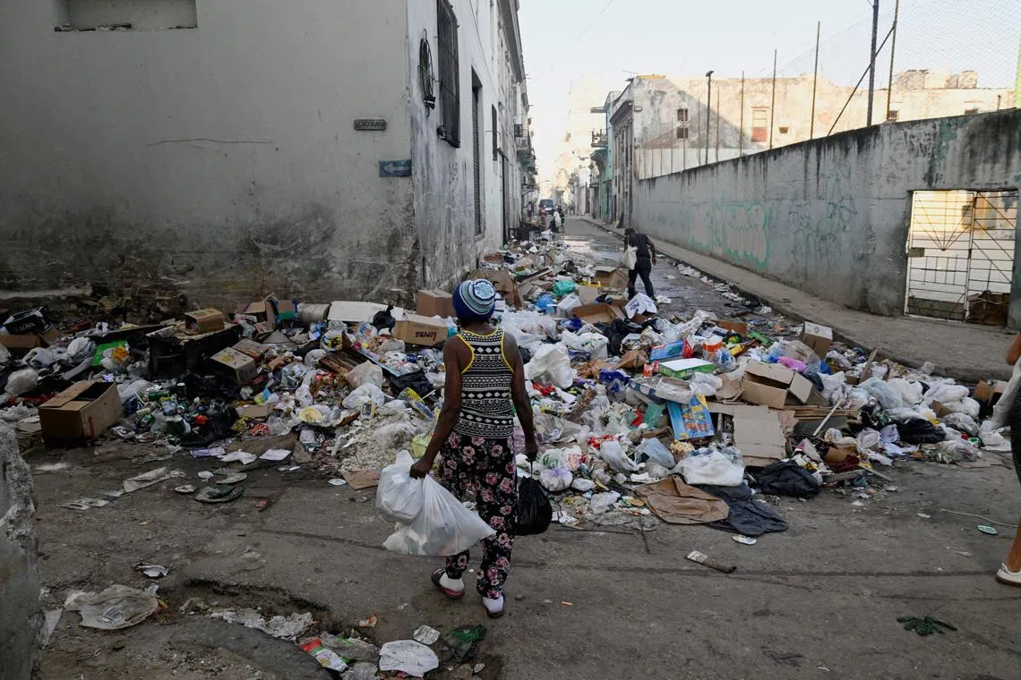 Cuba's Havana piles with rubbish as US chokehold halts garbage trucks | The  Straits Times