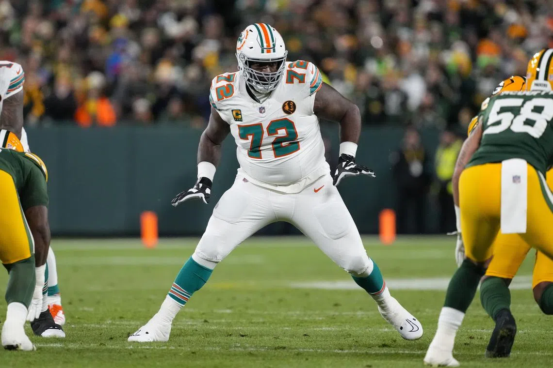 Nov 28, 2024; Green Bay, Wisconsin, USA;  Miami Dolphins offensive tackle Terron Armstead (72) during the game against the Green Bay Packers at Lambeau Field. Jeff Hanisch-Imagn Images/File Photo