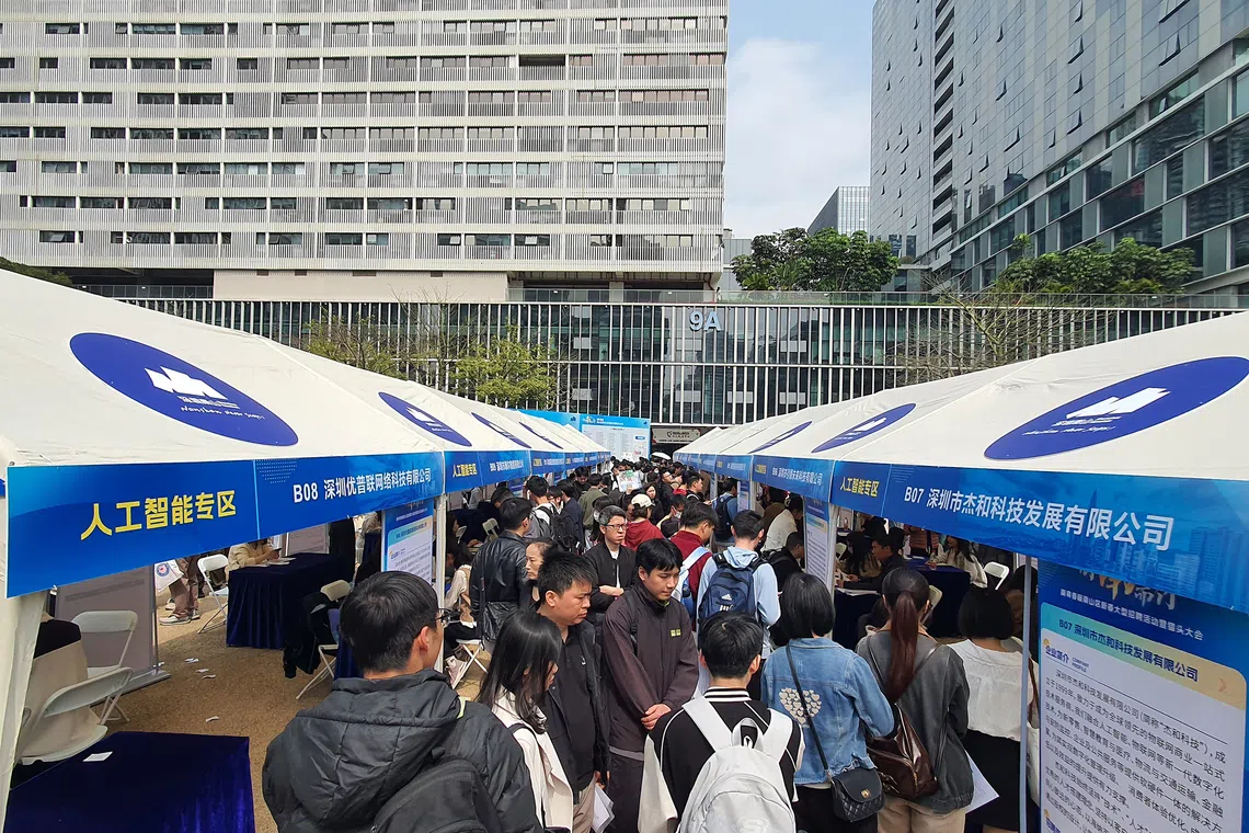 Official data showed that the youth unemployment rate reached 18.9 per cent in August – the highest level since the change in methodology.