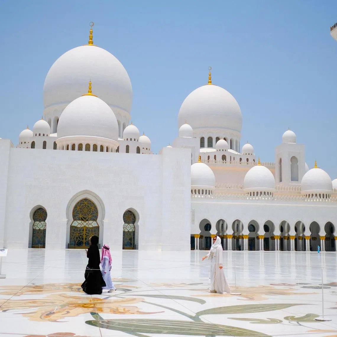 The Sheikh Zayed Grand Mosque in Abu Dhabi. Flight disruptions turned the writer’s journey from a trip to Kyrgyzstan into a four-day stop in the UAE.