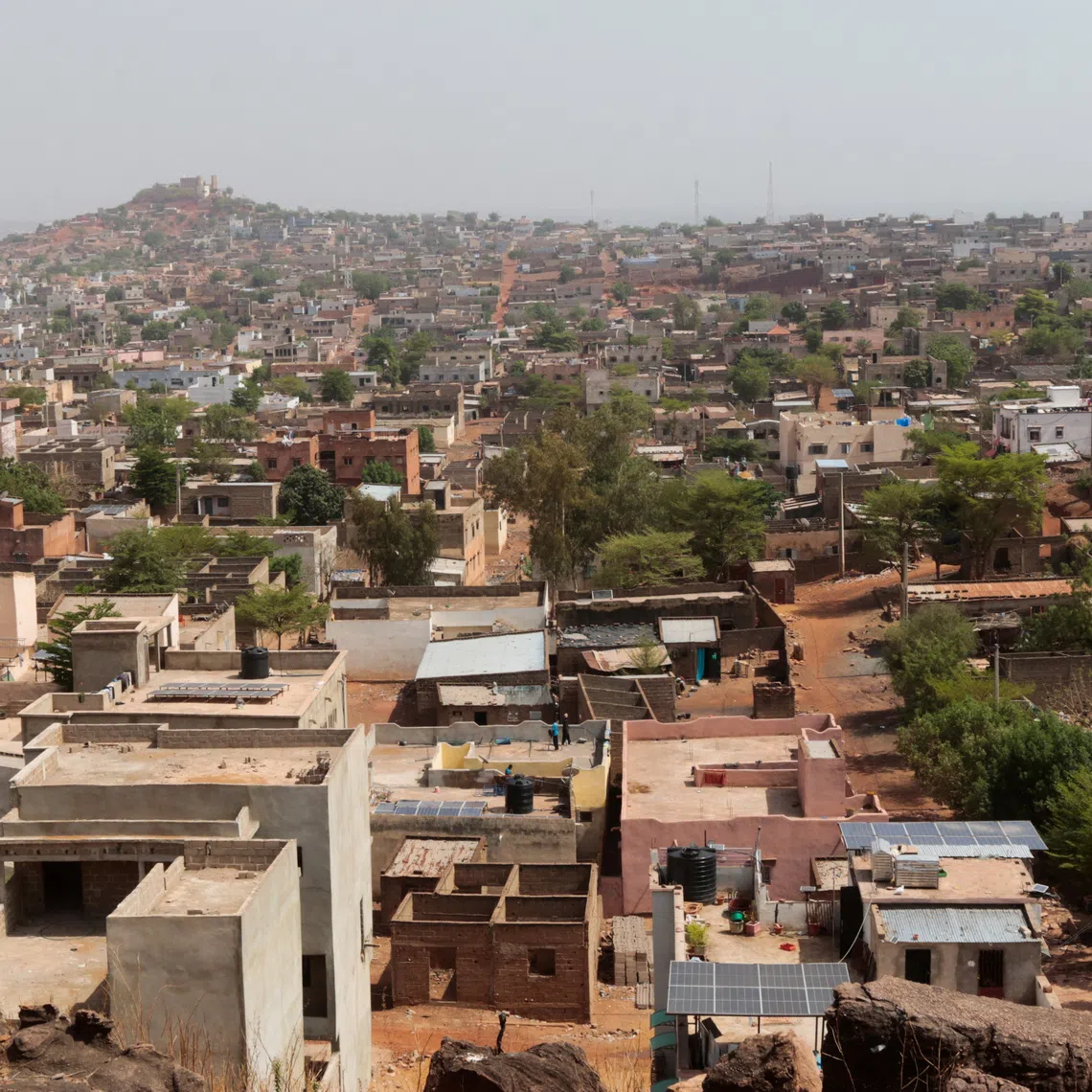 FILE PHOTO: A general view of Bamako after insurgents launched attacks on military bases across the country, in Bamako, Mali April 25, 2026. REUTERS/Aboubacar Traore/File Photo