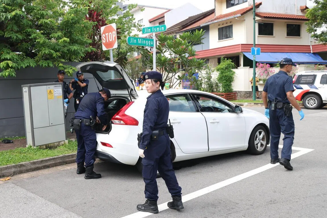 Woman sleeping in car arrested after drugs, vape found in vehicle parked in Marymount