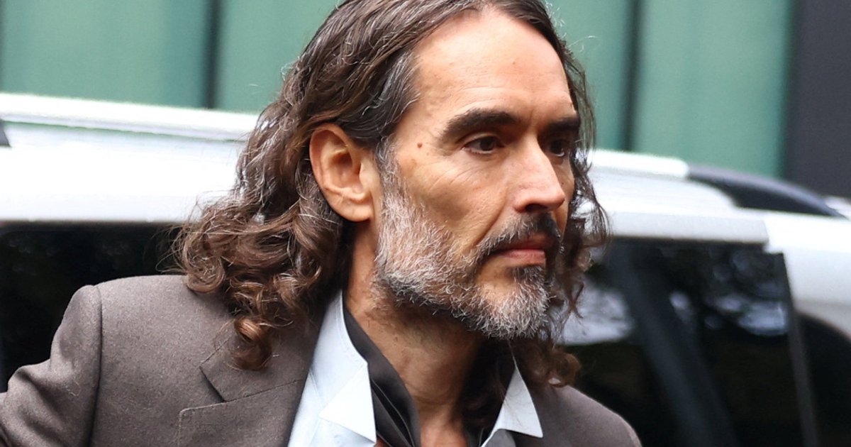 ラッセル・ブランド氏が性的暴行容疑を否認、強制わいせつ未遂罪で公判続く