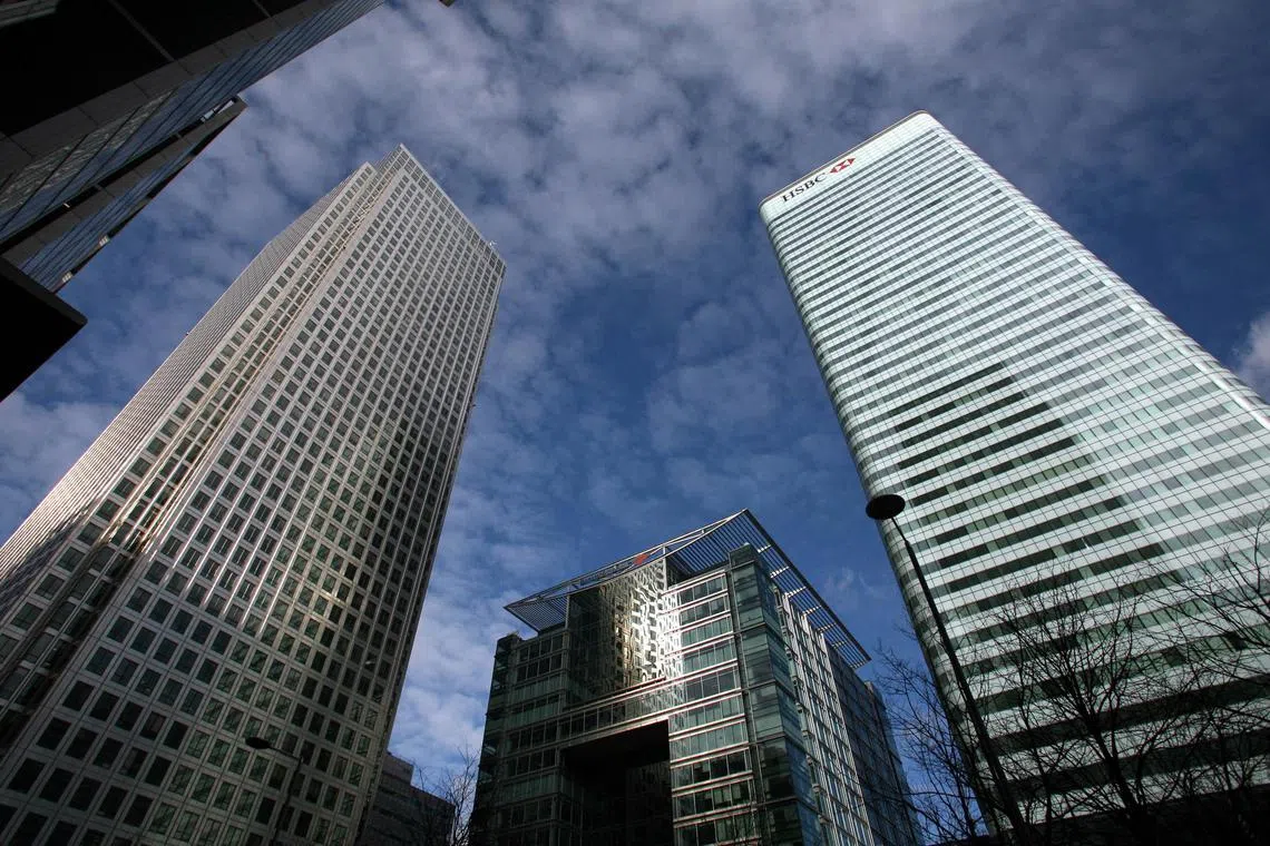 HSBC planned to move some 8,000 workers to a redeveloped office complex overlooking St Paul’s Cathedral.