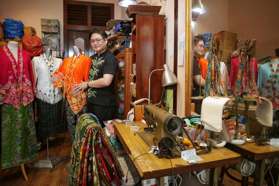 Veteran kebaya-maker Raymond Wong designed the sarong kebayas worn by the actresses in Emerald Hill – The Little Nyonya Story. 