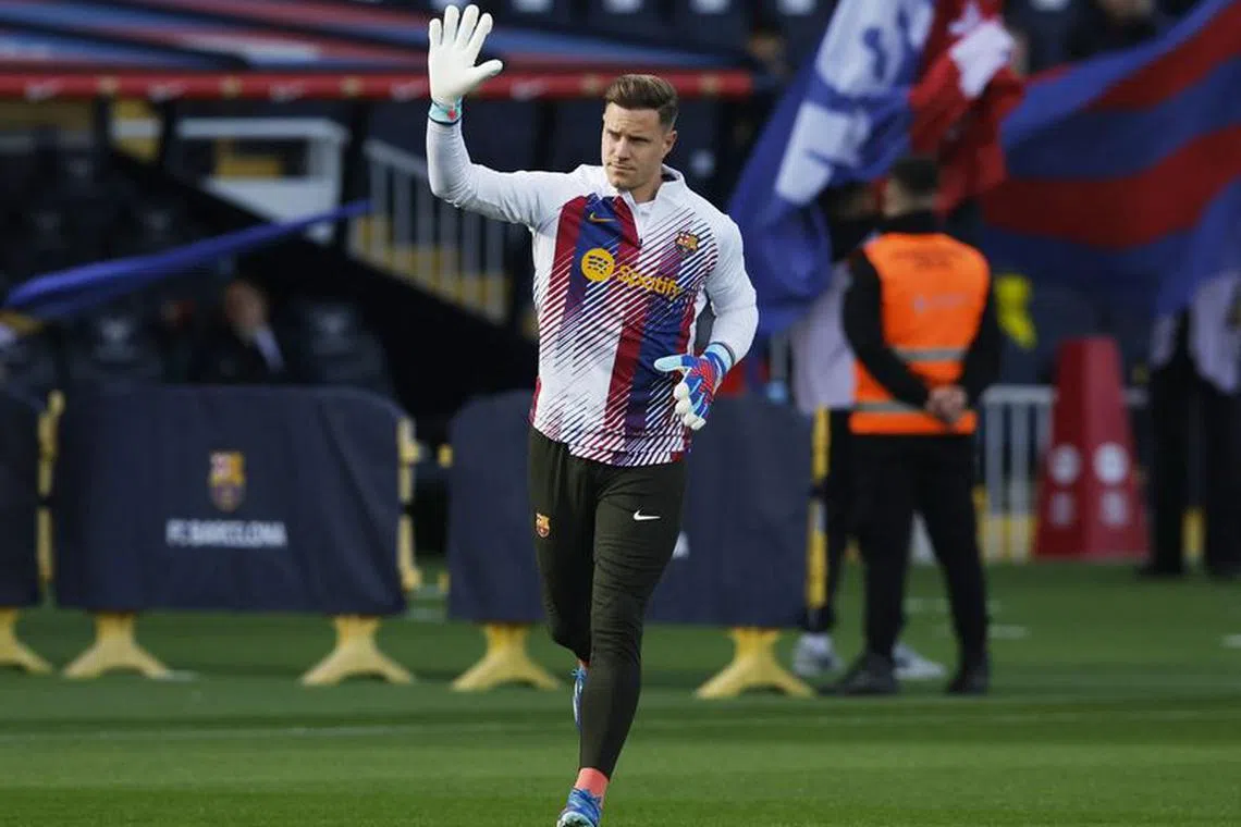 Soccer Football - LaLiga - FC Barcelona v Deportivo Alaves - Estadi Olimpic Lluis Companys, Barcelona, Spain - November 12, 2023 FC Barcelona's Marc-Andre ter Stegen during the warm up before the match REUTERS/Albert Gea