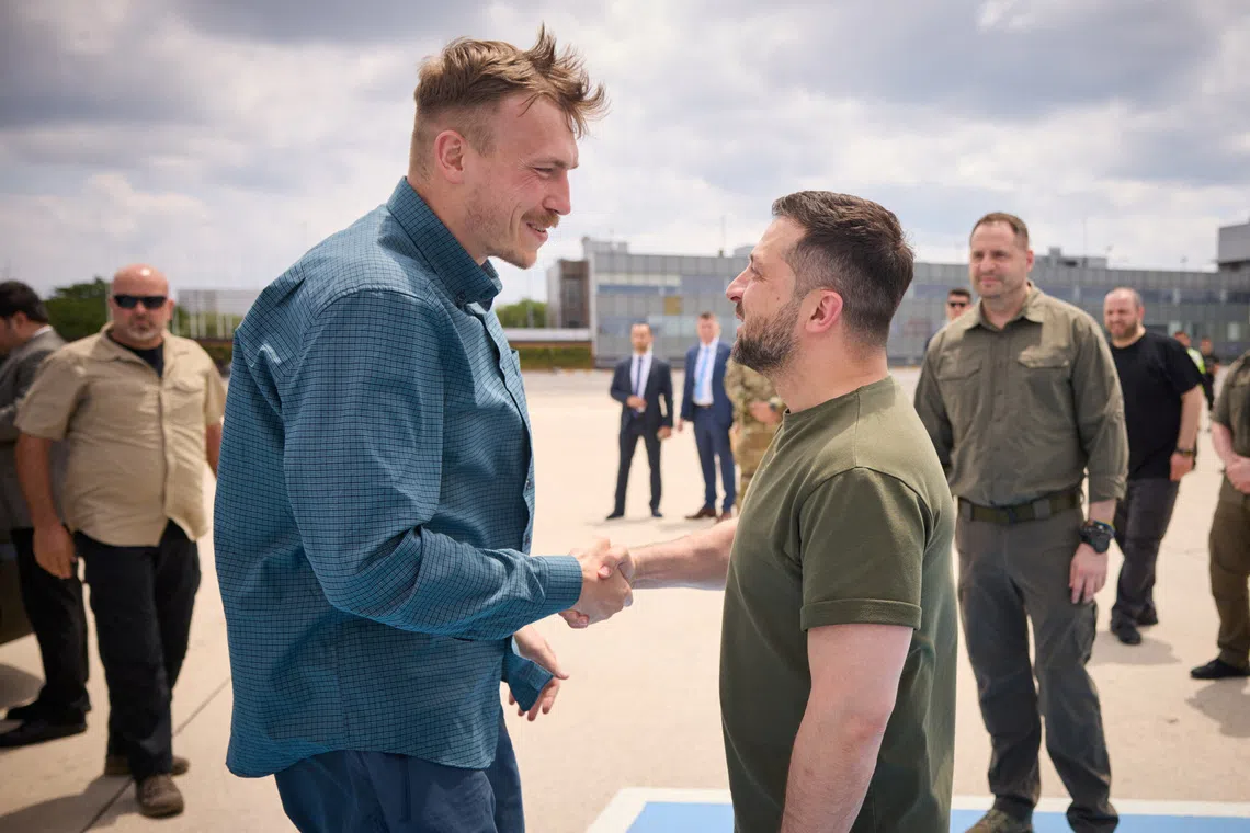 Prominent Ukrainian commanders to lead defence of eastern region demanded by Russia