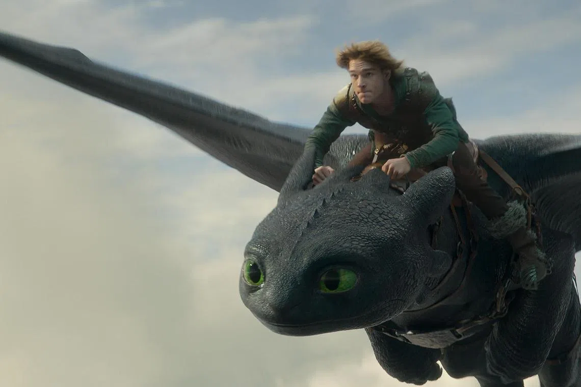 jomovie11 - Mason Thames as Hiccup with Toothless the dragon in How To Train Your Dragon.


source/copyright: UIP
free for publicity use
upload into Life folder