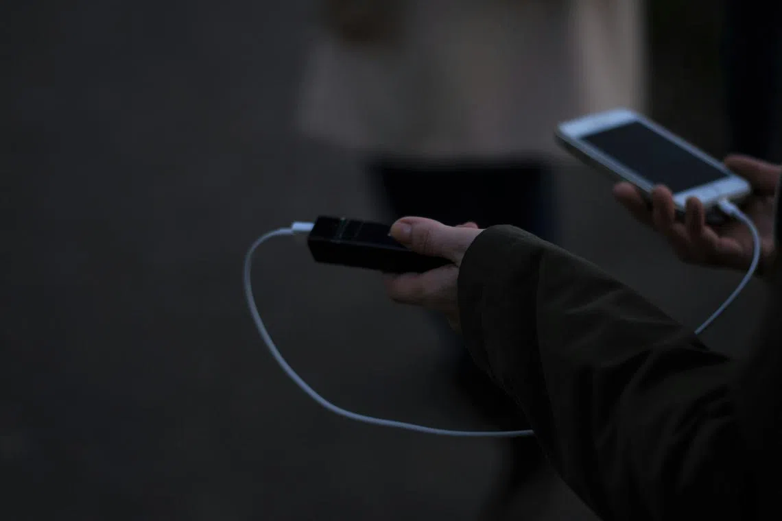 Lithium batteries in devices such as power banks can produce fire or extreme heat when manufacturing faults or damage cause them to short circuit.