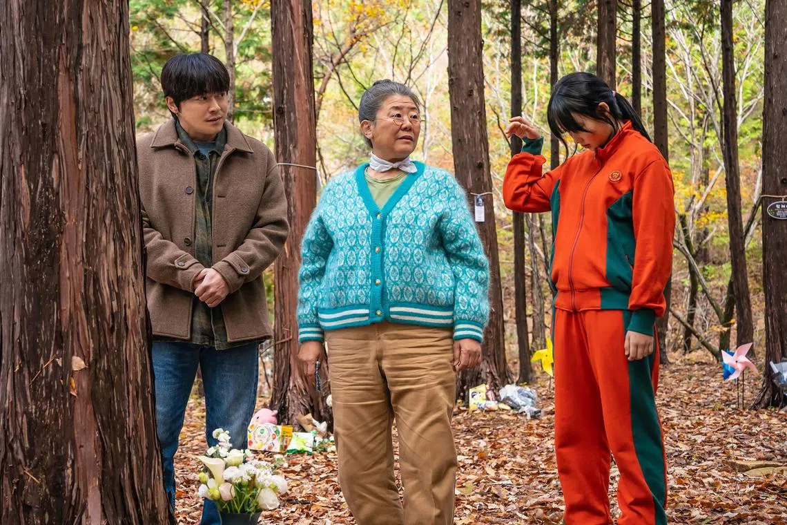 jomovie27 - From left Cho Jung-Seok,  Lee Jung-Eun and Choi Yoo-Ri in My Daughter Is A Zombie.

Source: Golden Village