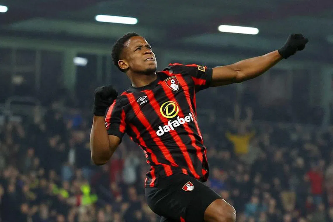 FILE PHOTO: Soccer Football -  FA Cup - Fourth Round - AFC Bournemouth v Swansea City - Vitality Stadium, Bournemouth, Britain - January 25, 2024  AFC Bournemouth's Luis Sinisterra celebrates scoring their third goal Action Images via Reuters/Paul Childs/File Photo