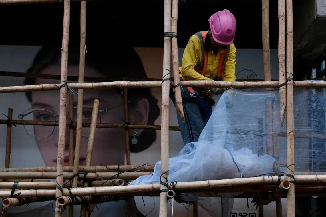 Complete smoking ban across Hong Kong’s construction sites under discussion after deadly fire