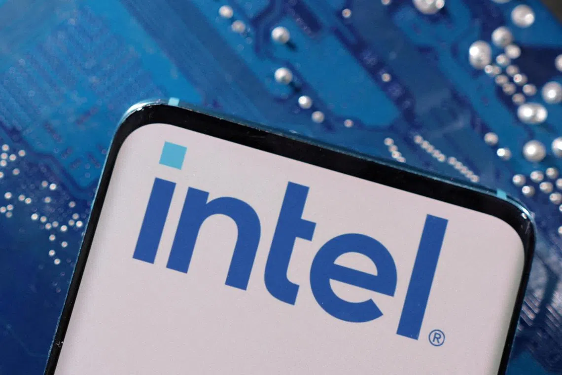 Intel forecast fourth-quarter revenue above Wall Street estimates, optimistic about a healthy rebound in the PC market.