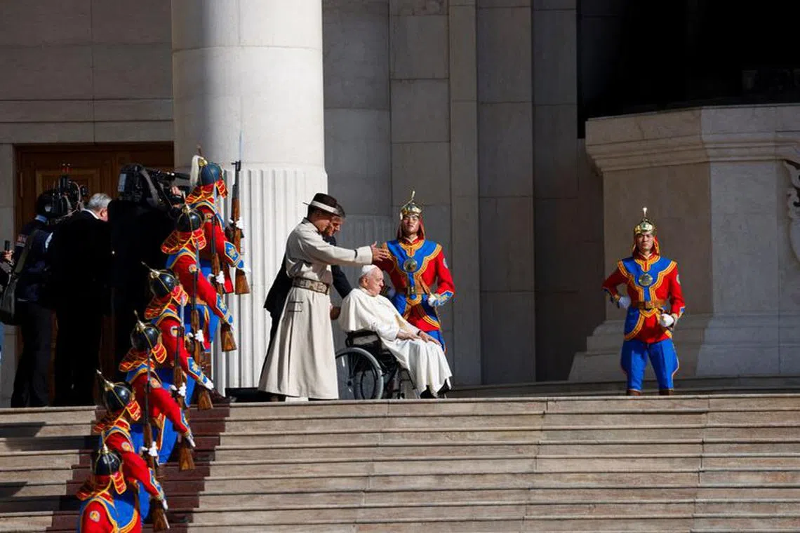 Pope Francis attends a welcome ceremony with President Ukhnaagiin Khurelsukh at Sukhbaatar Square, during his Apostolic Journey in Ulaanbaatar, Mongolia September 2, 2023. REUTERS/Carlos Garcia Rawlins