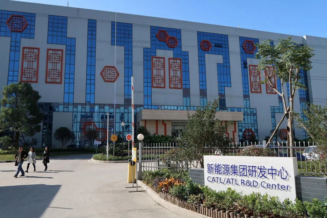 Tesla wants to pursue a deal similar to one that Ford Motor announced last month with the Chinese battery maker, known as CATL.