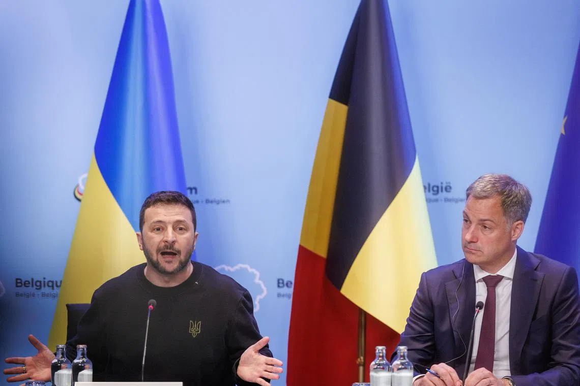 Ukrainian President Volodymyr Zelensky (left) and Belgian Prime Minister Alexander De Croo addressing the media on May 28 in Brussels.