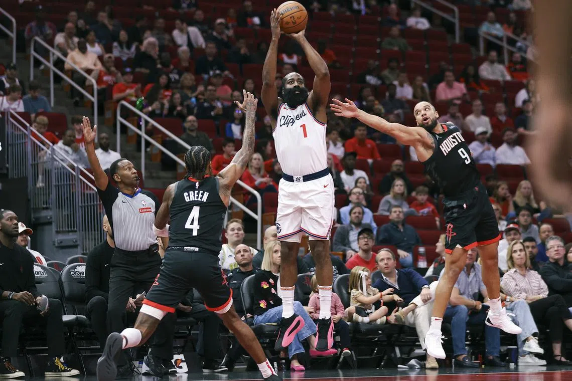 FILE PHOTO: Nov 15, 2024; Houston, Texas, USA; Los Angeles Clippers guard James Harden (1) shoots the ball during the first quarter against the Houston Rockets at Toyota Center. Mandatory Credit: Troy Taormina-Imagn Images/File Photo