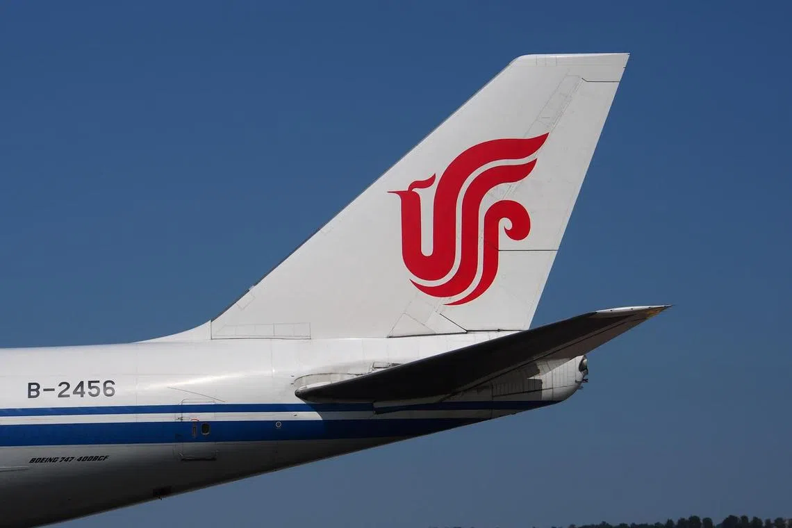 Taoyuan International Airport shut its south runway after receiving information of suspected explosives on Air China flight CA185.