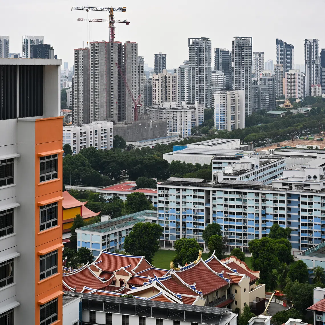 Three-room flats that command high prices tend to have significantly longer leases and be on higher floors, as well as being centrally located near MRT stations, schools and amenities.