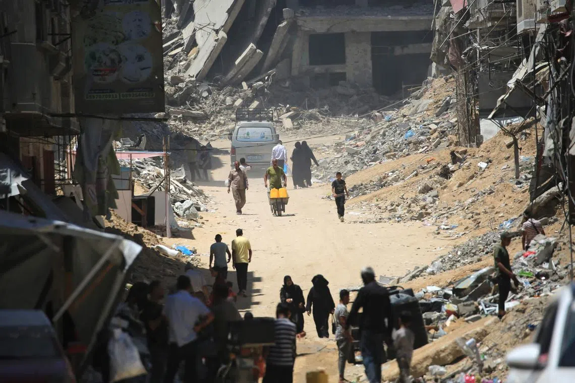 The reports, which cover the conflict through to end-December, found that both sides committed war crimes including torture; murder or wilful killing; outrages upon personal dignity; and inhuman or cruel treatment. 