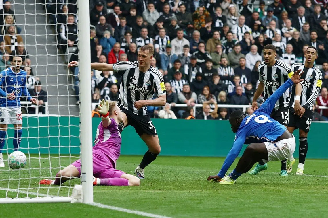 Soccer Football - Premier League - Newcastle United v Sunderland - St James' Park, Newcastle, Britain - March 22, 2026  Sunderland's Brian Brobbey scores their second goal Action Images via Reuters/Lee Smith