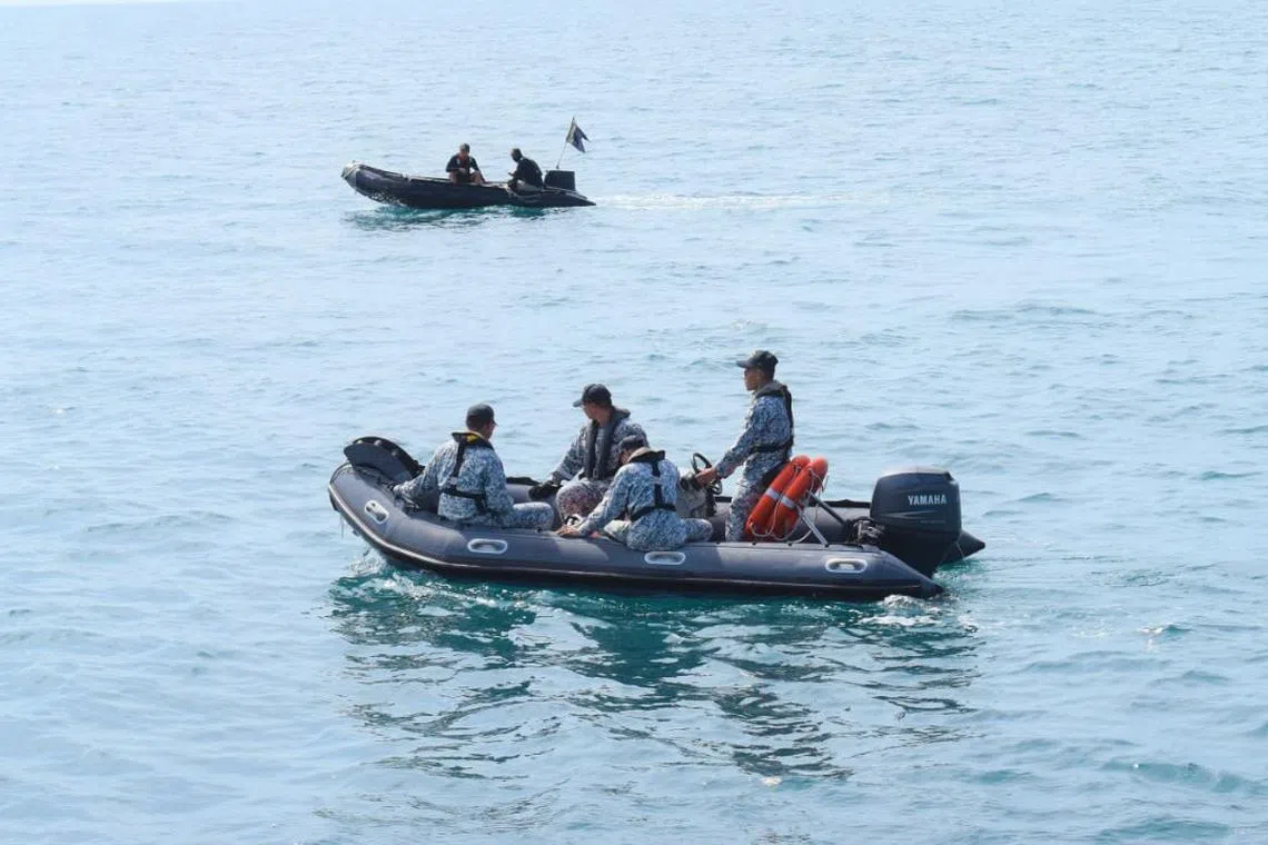 RSN personnel conducting preparations for the clearance diving operations during Exercise Joint Minex Pandu 2024.