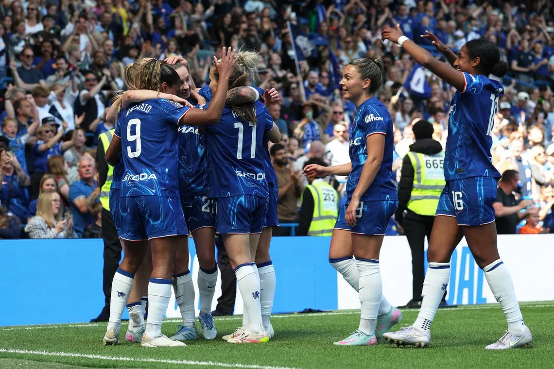 Soccer Football - Women's Super League - Chelsea v Liverpool - Stamford Bridge, London, Britain - May 10, 2025 Chelsea's Agnes Beever-Jones celebrates scoring their first goal with teammates Action Images via Reuters/Paul Childs