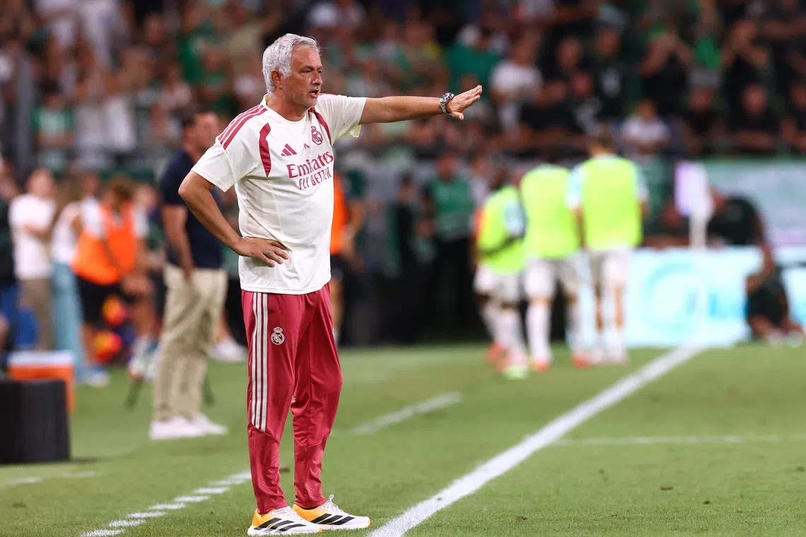 Soccer Football - Pre Season Friendly - Ferencvaros v Real Madrid - Groupama Arena, Budapest, Hungary - August 8, 2026 Real Madrid coach Jose Mourinho reacts REUTERS/Bernadett Szabo