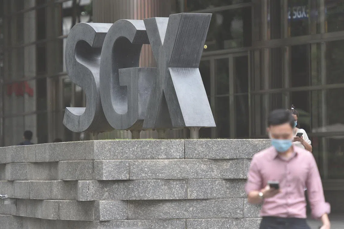 The STI fell 0.4 per cent to 3,272.23 on Nov 18, 2022.