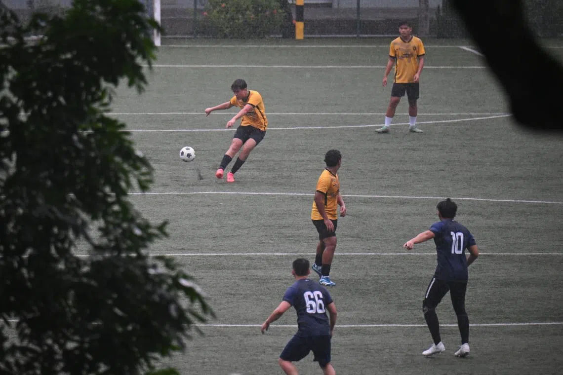 Spectators report a preference for fast action and seem happy to have this interrupted by longer breaks as players catch their breath.