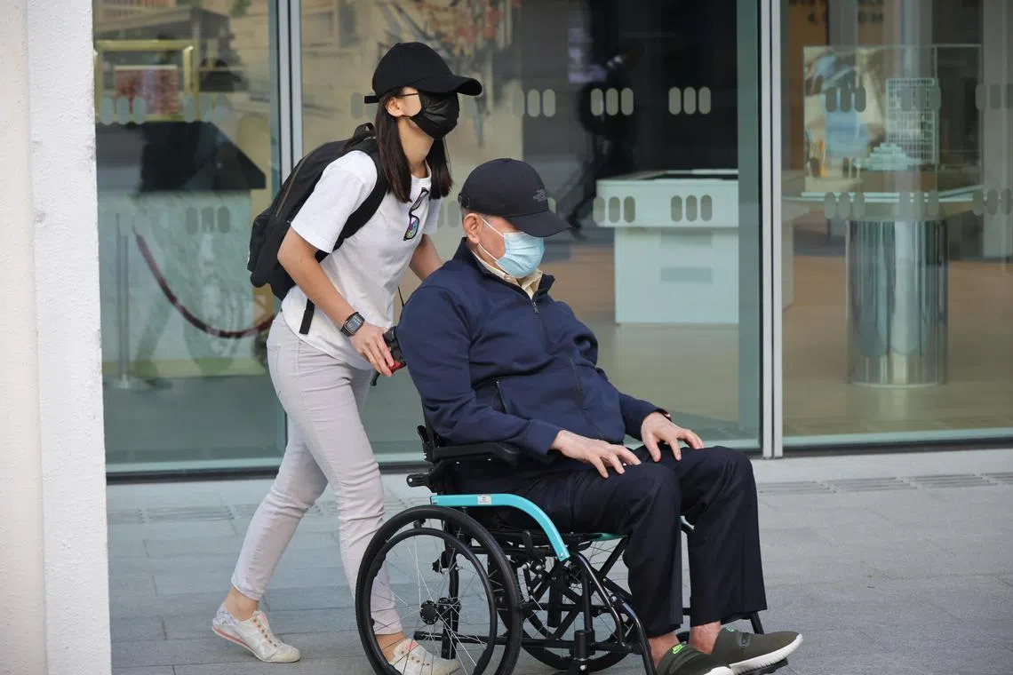 gllim11 ST20230411_202338575616 Ong Wee Jin /

Lim Oon Kuin (in wheelchair), better known as O.K. Lim, arrives at the State Courts on April 11, 2023.


Singapore prosecutors opened the criminal trial of defunct Hin Leong founder Lim Oon Kuin, better known as O.K. Lim, who faces a total of 130 charges involving US$2.7 billion (S$3.6 billion) in alleged fraudulent loans disbursed.