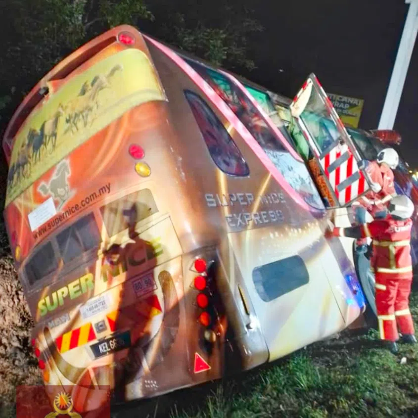 The express bus which bore the brand and logo of Super Nice crashed on the North-South Expressway at around 3am on Oct 11.