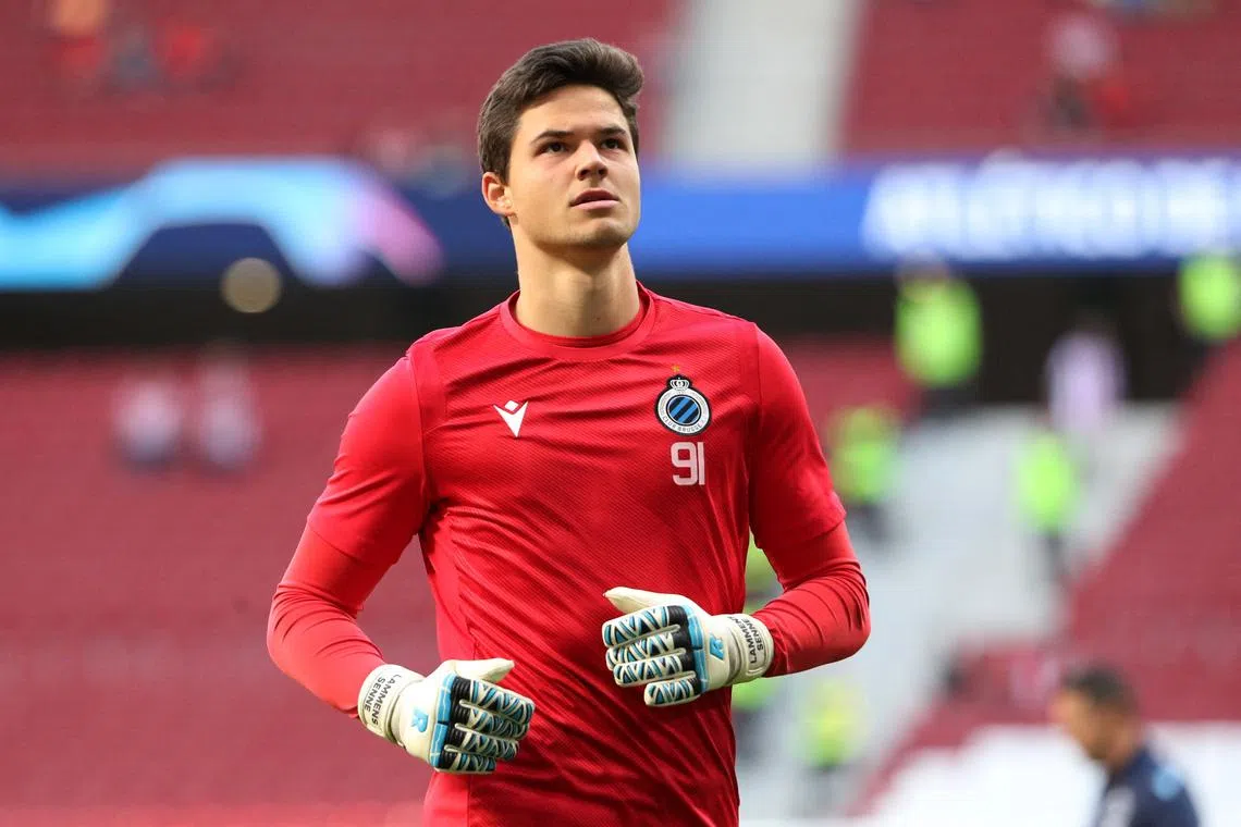 FILE PHOTO: Soccer Football - Champions League - Group B - Atletico Madrid v Club Brugge - Metropolitano, Madrid, Spain - October 12, 2022 Club Brugge's Senne Lammens during the warm up before the match REUTERS/Violeta Santos Moura/File Photo