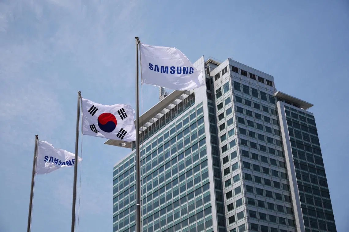 Home to two of the world’s biggest memory-chip makers, Samsung Electronics and SK Hynix, monthly exports of semiconductors has been moderating for months.