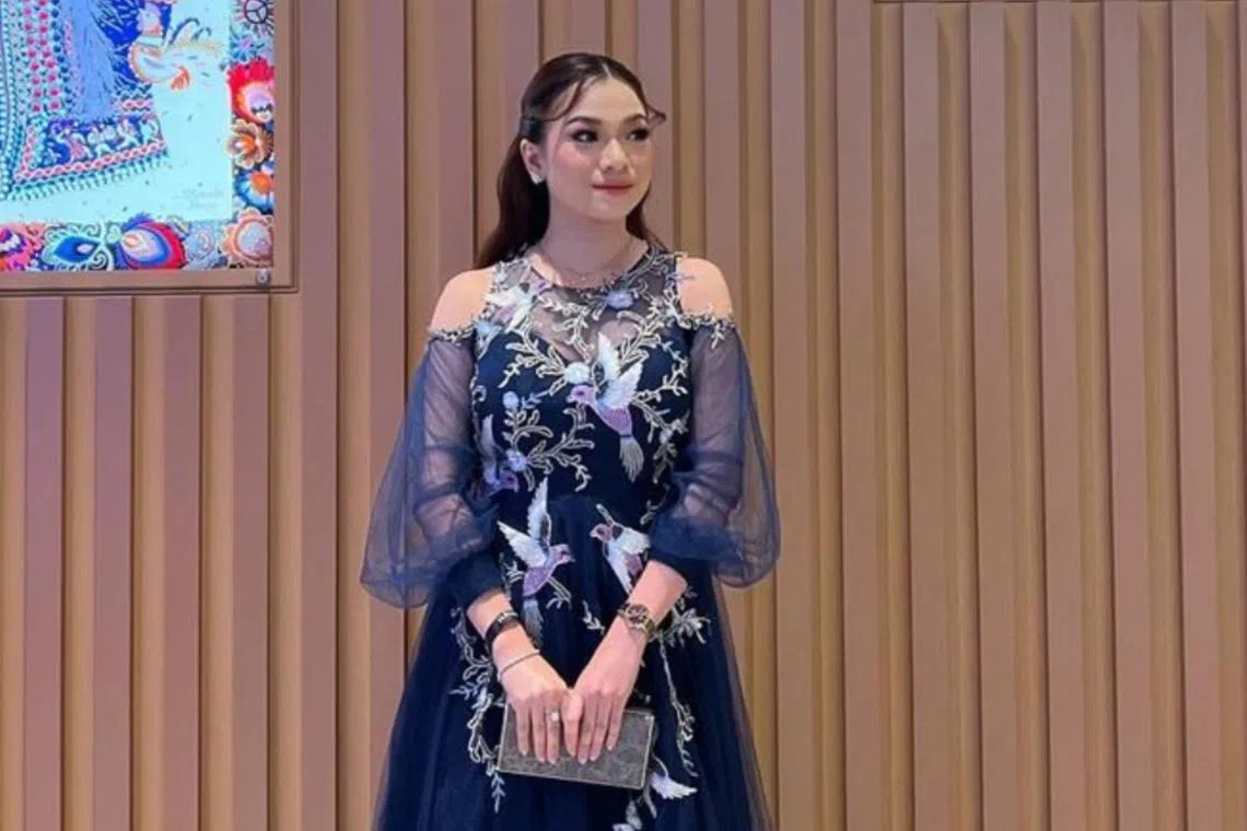 Malaysian actress Ruhainies took to Instagram on April 26 to apologise to Singaporean actor Aliff’s estranged wife Bella Astillah.