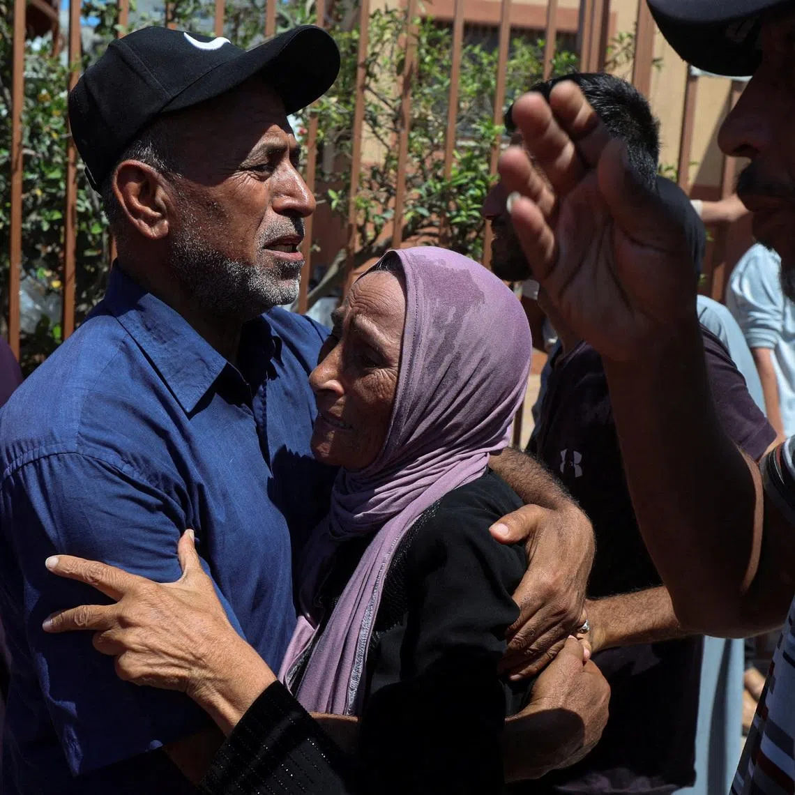 Palestinians mourn loved ones at Nasser hospital following an Israeli strike on a police station, in Khan Younis in the southern Gaza Strip, June 7, 2026, REUTERS/Ramadan Abed
